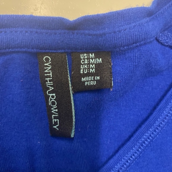 Cynthia Rowley top, blue v-neck shirt, three-quarter length sleeve size medium - Picture 15 of 16